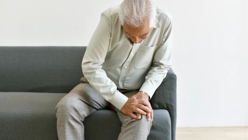 Winter Health Guide: How Seniors Can Prevent Colds and Joint Pain